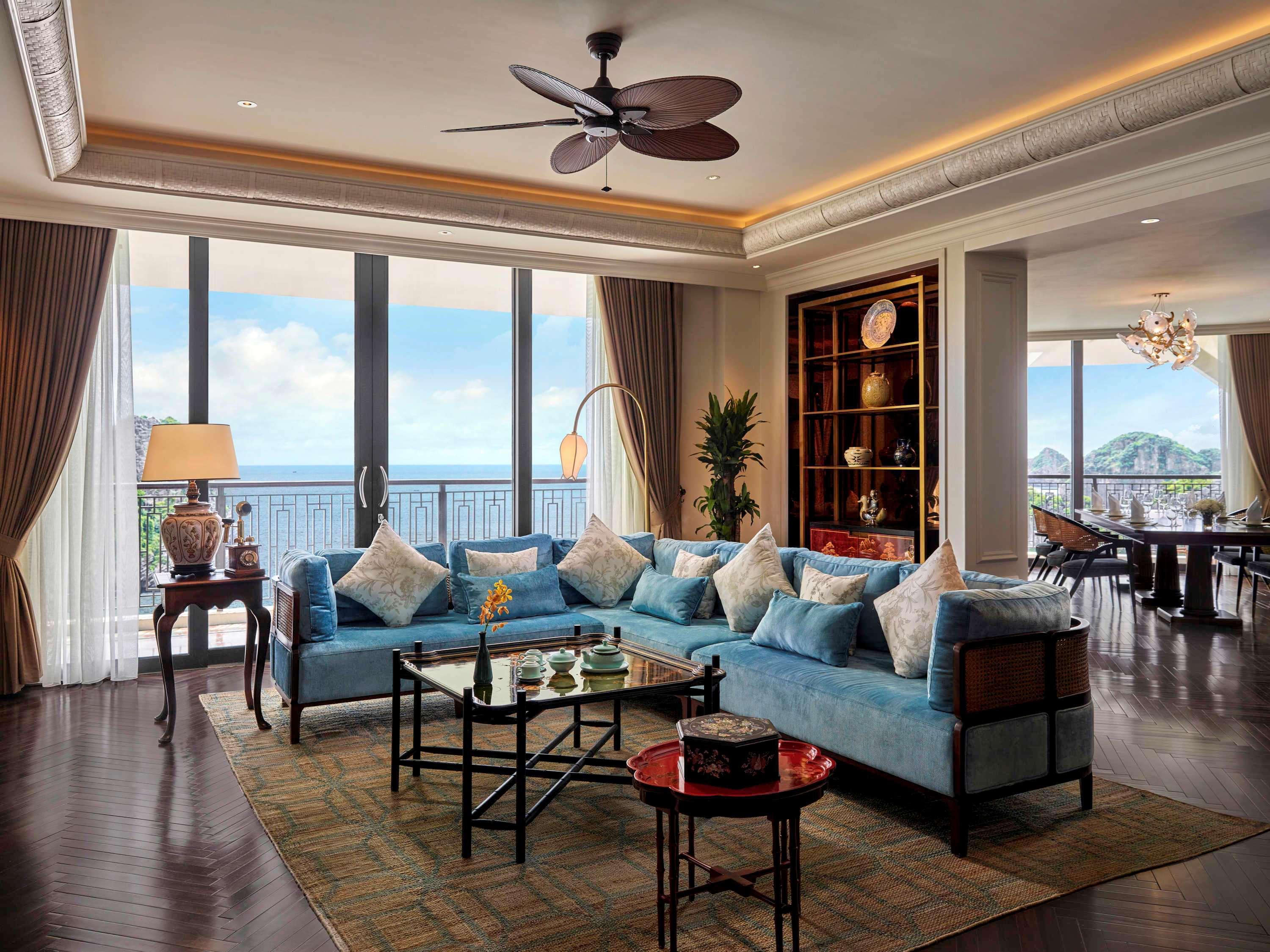 Hôtel Perle d'Orient Cat Ba - MGallery Chan Chau Exterior foto The living room of a suite at The Ritz-Carlton, Shenzhen